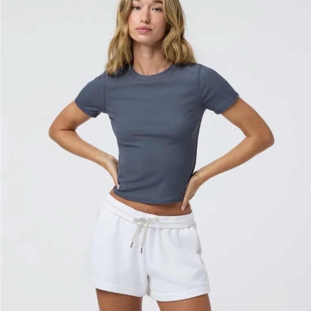 Vuori NWT Pose Fitted Tee L Azure